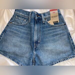 Levis 80’s mom shorts